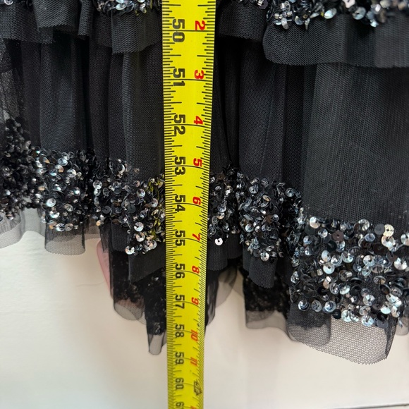 MAC DUGGAL Black Embellished Scoop Neck Tiered Gown Size 12 New - Picture 12 of 12